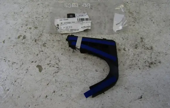 Mercedes-Benz B W247 Fender mounting bracket A2478811900