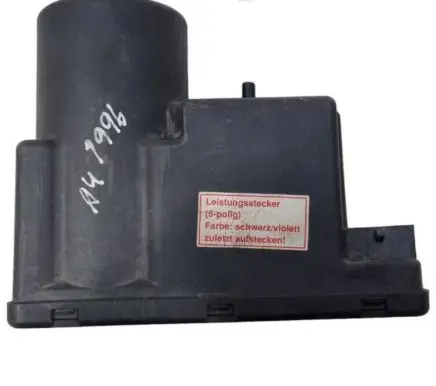 Audi A4 S4 B5 8D Central locking vacuum pump 4A0862257A