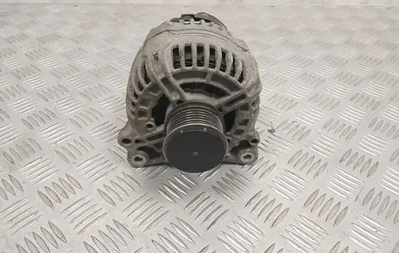 Volkswagen PASSAT B6 Generator/alternator 06F903023F