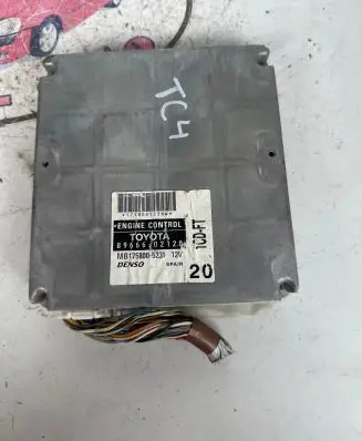 Toyota Corolla E120 E130 Engine control unit/module 8966602120