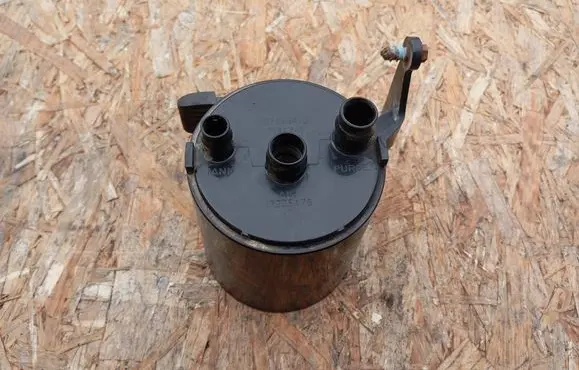 BMW 1 E81 E87 Active carbon filter fuel vapour canister 7074464