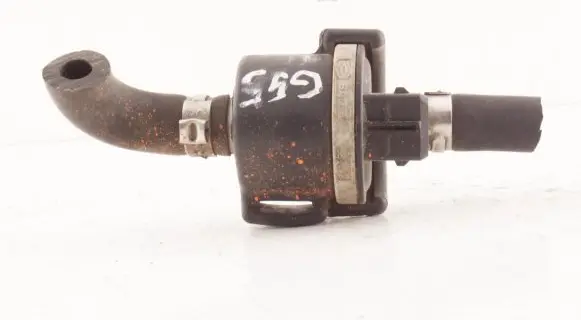 Volkswagen Golf V Valve vacuum 058133458