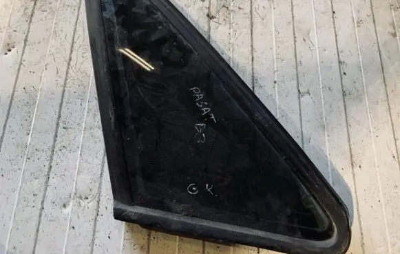 Volkswagen PASSAT B3 Rear side window