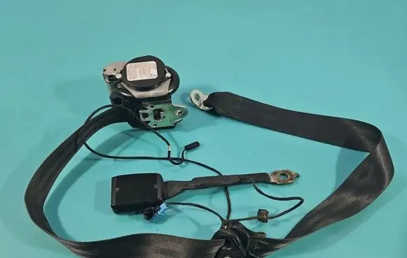Skoda Yeti (5L) Front seatbelt 5L1857702C IMPRK1577331