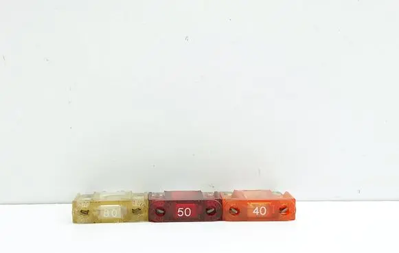 Volkswagen PASSAT B5 Fuse 4604602