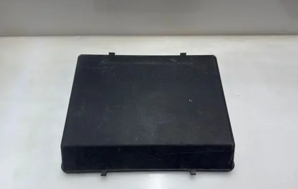 BMW 5 E34 Fuse box cover 1374029