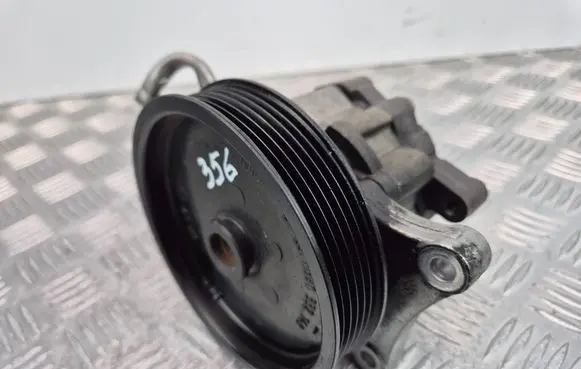 Mercedes-Benz C W204 Power steering pump A0064667501