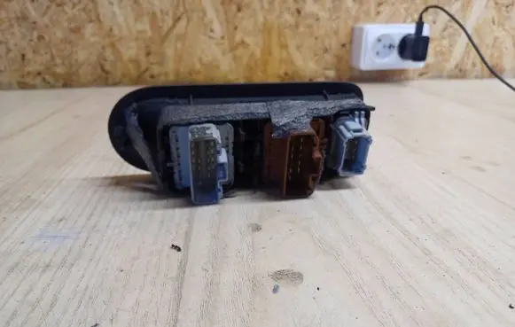 Renault Scenic II - Grand scenic II Electric window control switch
