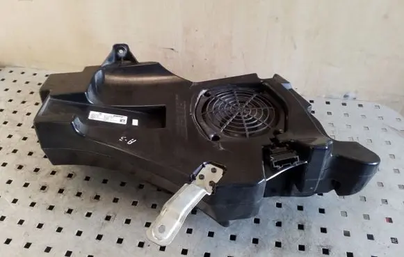 Audi A3 S3 8P Subwoofer speaker 8P4035382A