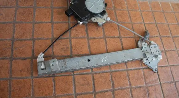 Mitsubishi Outlander Rear door window regulator with motor MR573888
