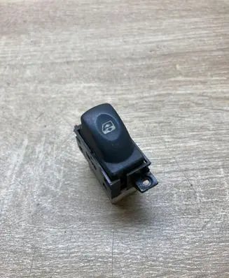 Renault Laguna I Electric window control switch 7700417484B