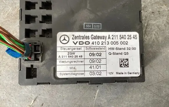 Mercedes-Benz E W211 Gateway control module A2115402545 410213005002