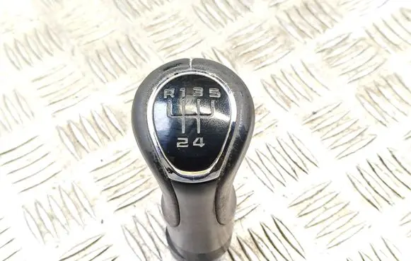 Skoda Fabia Mk2 (5J) Gear lever shifter trim leather/knob 1009778