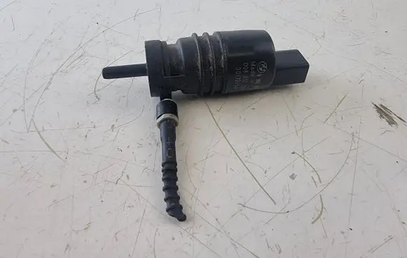 Windscreen/windshield washer pump