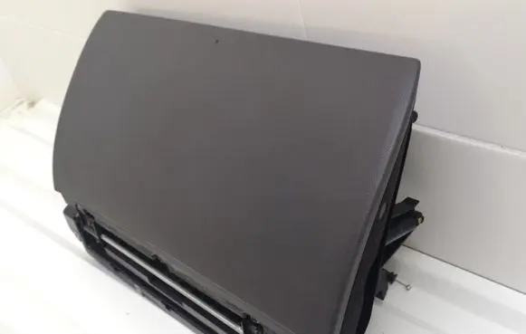 BMW 6 E63 E64 Glove box 7128706 51457128706 107713