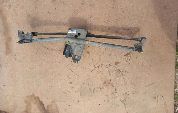 Audi A6 S6 C4 4A Front wiper linkage and motor 4A1955023C