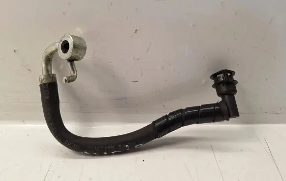 Toyota Auris 150 Fuel injector supply line/pipe 2390126030