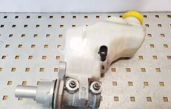 Fiat Grande Punto Master brake cylinder 204Y21766 0204051107