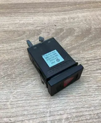 Volkswagen PASSAT B5.5 Hazard light switch 3B0953235D