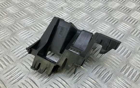 Volkswagen Jetta VI Rear bumper mounting bracket 5C6807394A