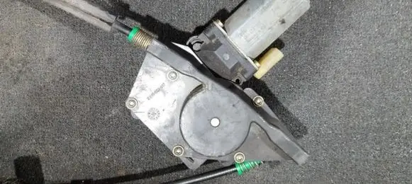 Ford Mondeo MK II Rear door window regulator motor 0130821681