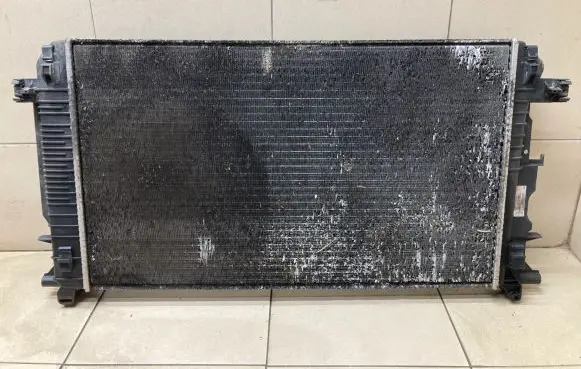 Mercedes-Benz Sprinter W906 Coolant radiator A9065000202 877123N