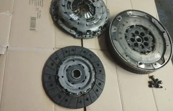 BMW 1 E81 E87 Clutch set kit 324063910 415055210