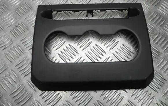 Dacia Duster Radio/GPS head unit trim 682602613R T3925