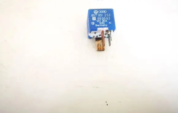 Volkswagen Polo III 6N 6N2 6NF Other relay 857951253 899663