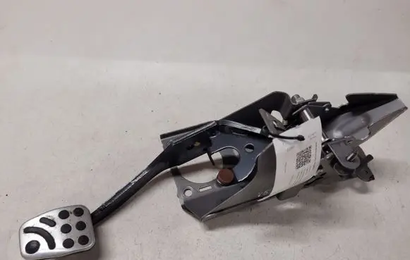 Mazda 6 Brake pedal