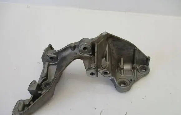 Renault Kadjar EGR valve cooler bracket 147174072R