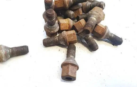 Suzuki Swift I Nuts/bolts 