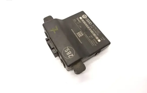 Volkswagen Golf V Gateway control module 1K0907530F 1K0907951