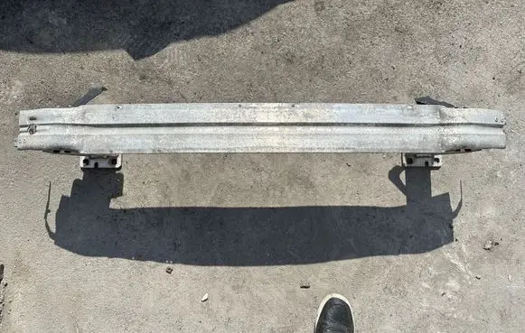 Audi A5 8T 8F Front bumper cross member 8K0807113