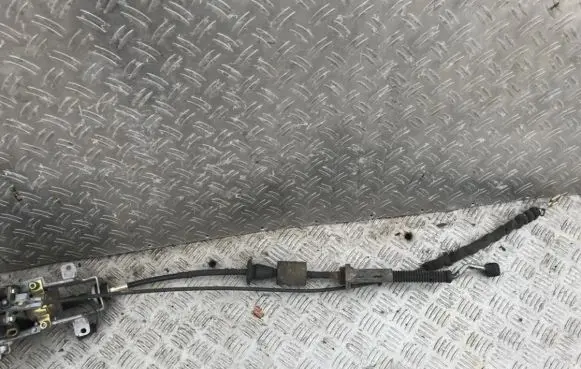 Audi A6 S6 C4 4A Gear shift cable linkage