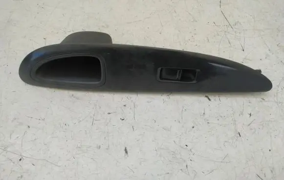 Nissan Primera Quarter vent window switch 80960AV660