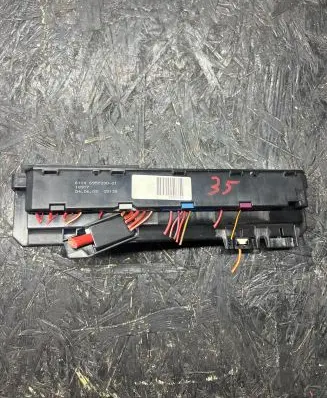 BMW 5 E60 E61 Fuse module 6957330
