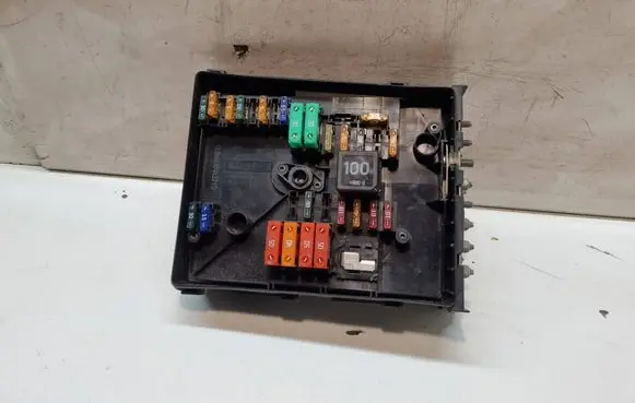 Volkswagen Touran I Fuse module 1K0937125A 017183071