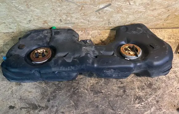 BMW 3 E92 E93 Fuel tank 6765703