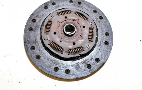Audi A4 S4 B5 8D Clutch pressure plate 323041510