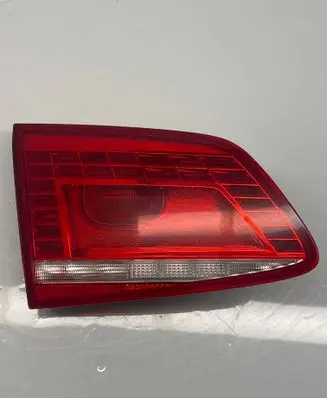 Volkswagen PASSAT B7 Tailgate rear/tail lights 