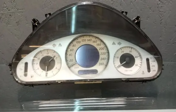 Mercedes-Benz E W211 Speedometer (instrument cluster) A2115403611 110080004
