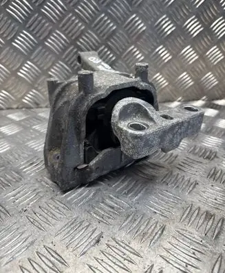 Engine mount bracket
