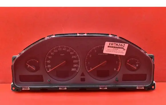 Volvo V70 Speedometer (instrument cluster) 8251325