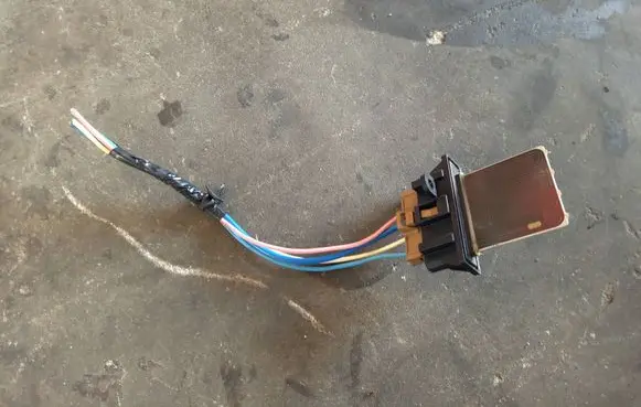 Nissan Micra Heater blower motor/fan resistor 27150EY00A B200003520 3514E11