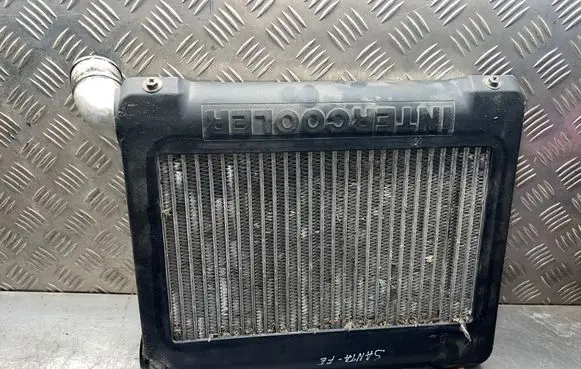 Hyundai Santa Fe Intercooler air channel guide 
