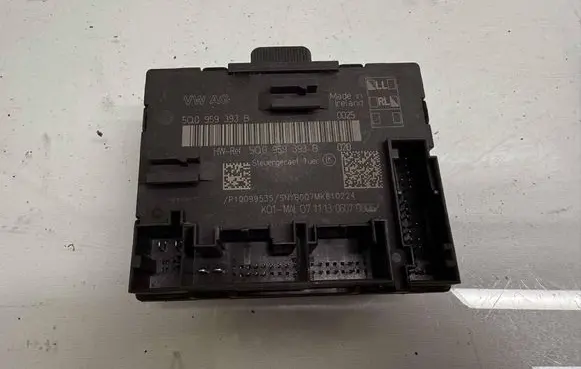 Volkswagen Golf VII Door control unit/module 5Q0959393B