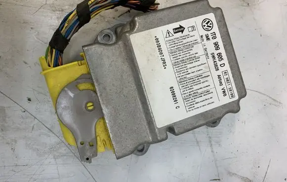 Volkswagen Touran I Airbag control unit/module