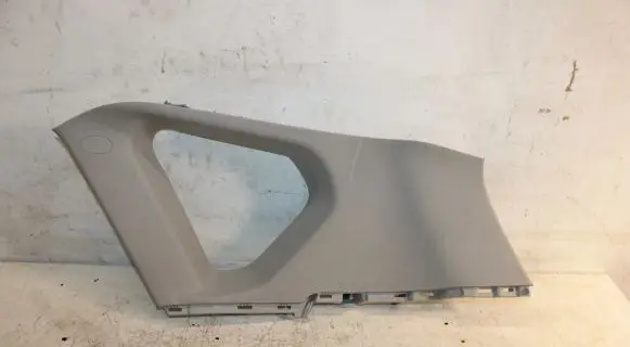 Toyota Auris E180 (D)pillar trim (top) 6247002280 62470-02280