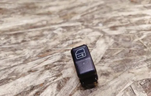 Mercedes-Benz S W140 Central locking switch button 2028204010